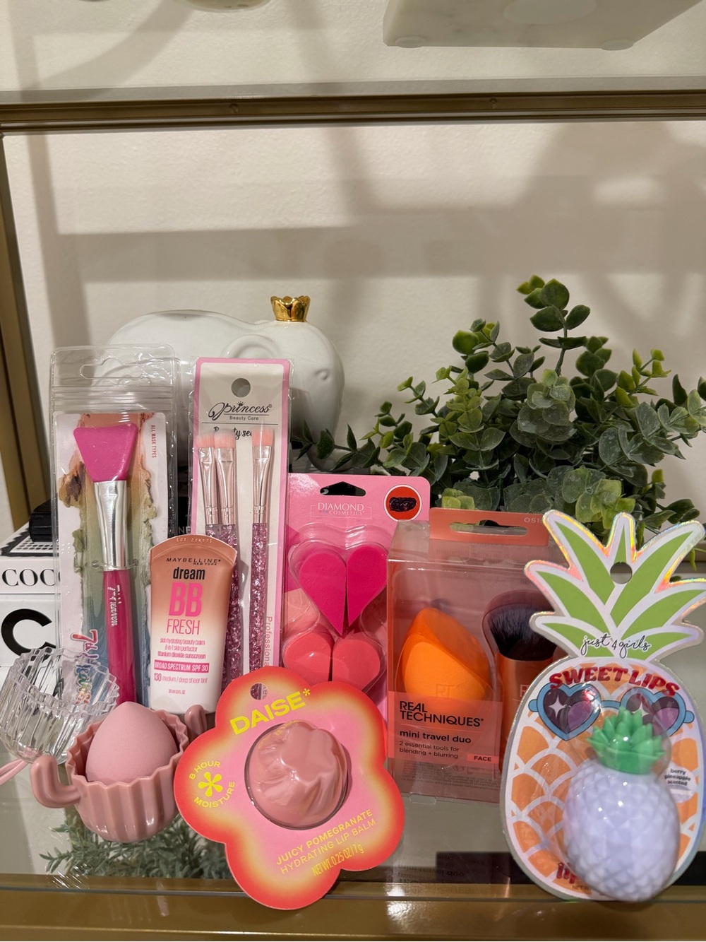 Assorted Makeup Brush, Lip Balm & Sponge Set